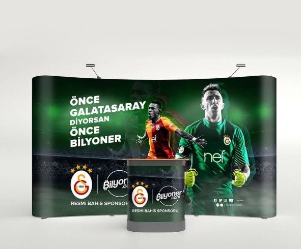 Örümcek Stand 3 Panel Oval ile Etkinliklerde Maksimum Görsel Etki