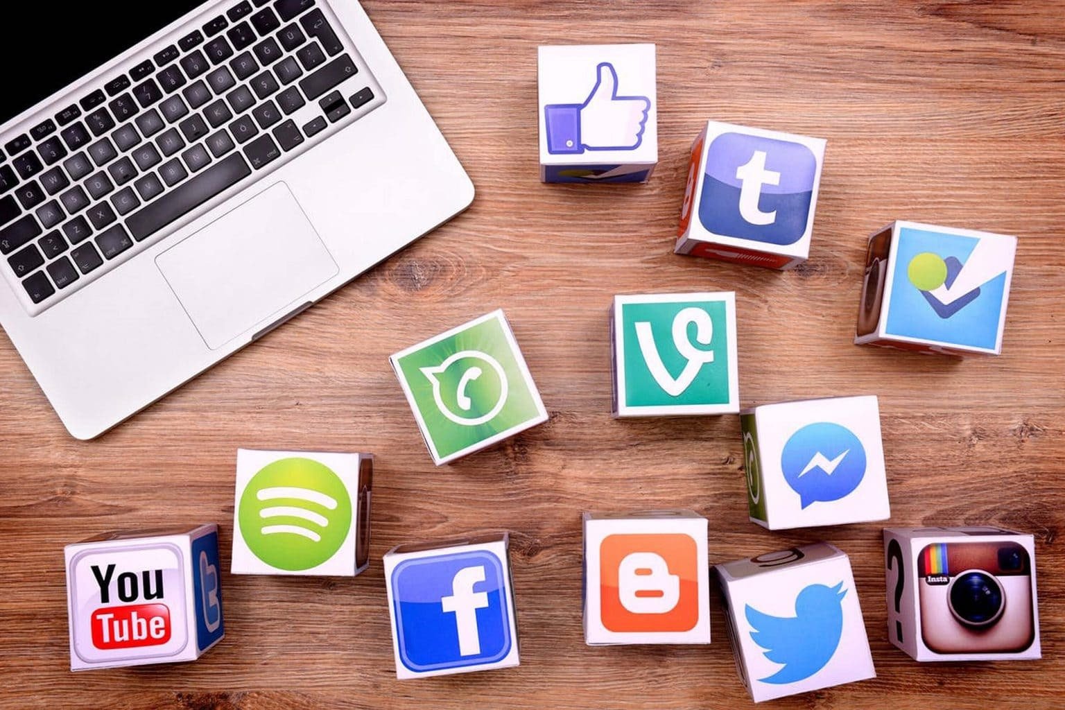 Kıbrıs’ta Dijital Dönüşümün Gücü: 7seven Reklam ile Sosyal Medya ve Web Yönetiminde Yeni Dönem